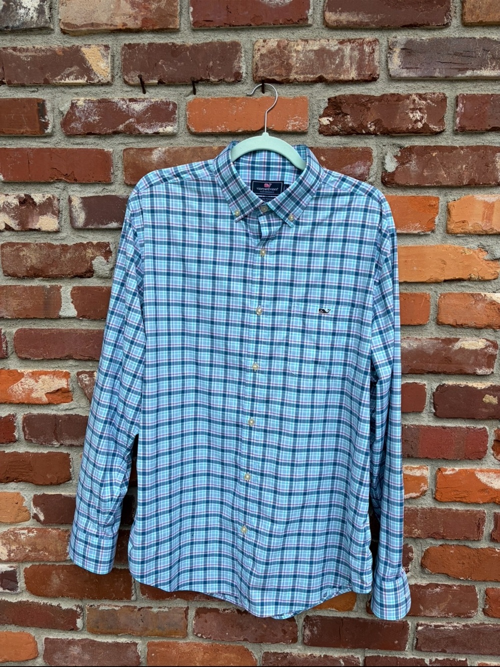 EUC Vineyard Vines Button-Down Shirt